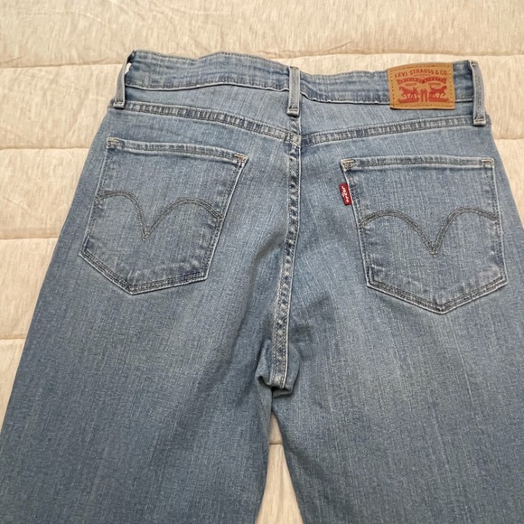 New W/tags Women’s Mid Rise Skinny Levi’s 29x32 - Picture 5 of 12